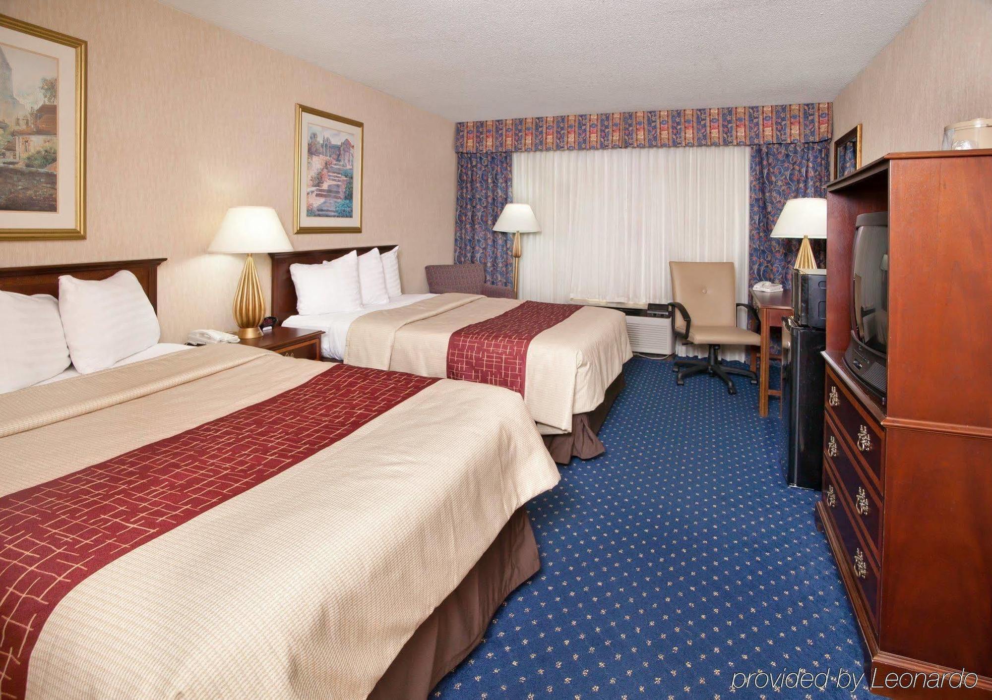 Red Roof Inn Knoxville Central - Papermill Road Екстер'єр фото